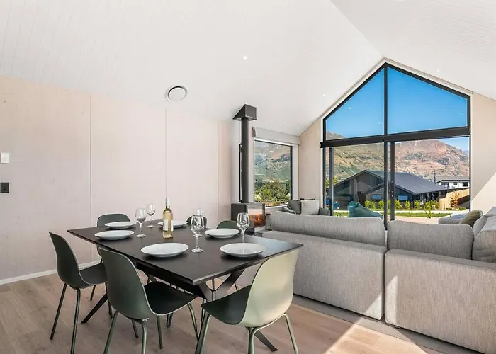 Views With Outdoor Dining Area Games For Kids Sleeps 8 Holiday home Wanaka